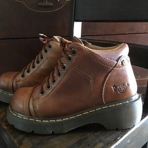 Dr Martens Yolanda boots